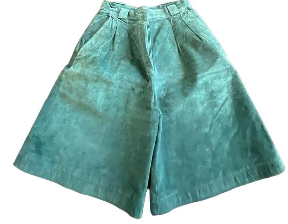 Winlit Vintage High-Waisted Teal Suede Leather Pleated Shorts